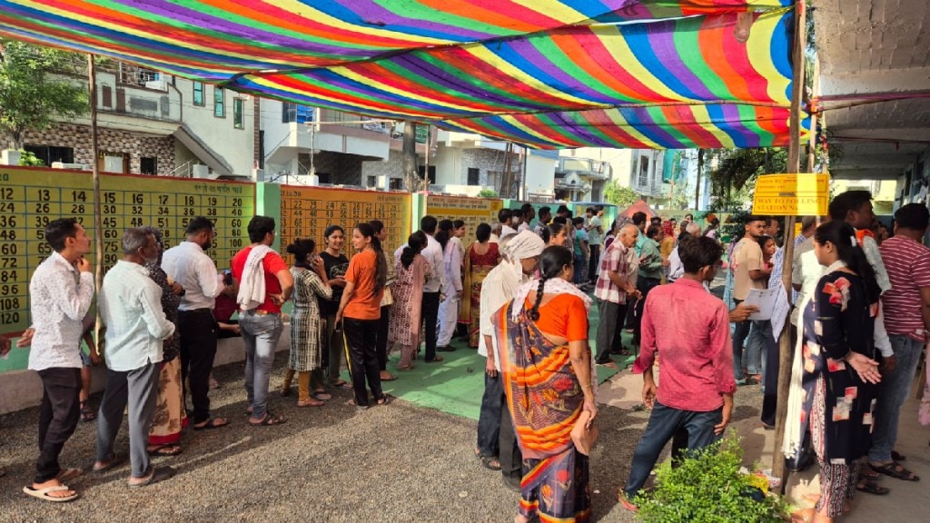 nagpur, Technical Fault, evm machine, Delays Polling by 1 Hour, jai mata school, dighori polling station, polling day, lok sabha 2024, election 2024, election news, polling news, ngpur news, marathi news,