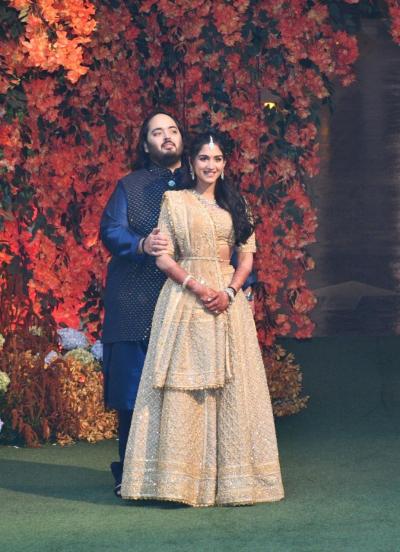 Janhvi Kapoor shared photos of Radhika Merchant slumber party anant ambani joined too