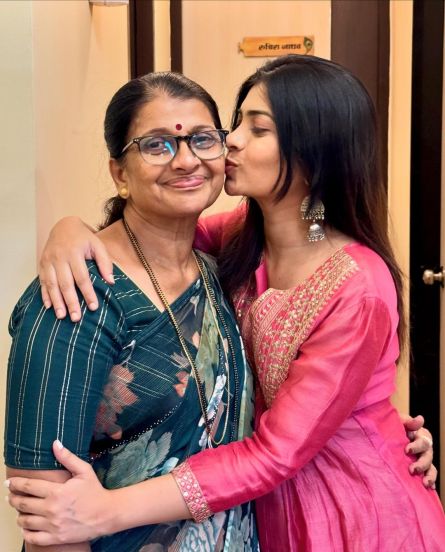 tharala tar mag fame actress ruchira jadhav bought new house