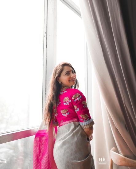 sonalee-kulkarni-aari-work-blouse