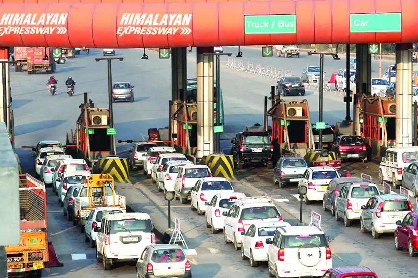 misbehavior at toll booth where can you complaint how to deal with toll employees nhai fastag haelpline