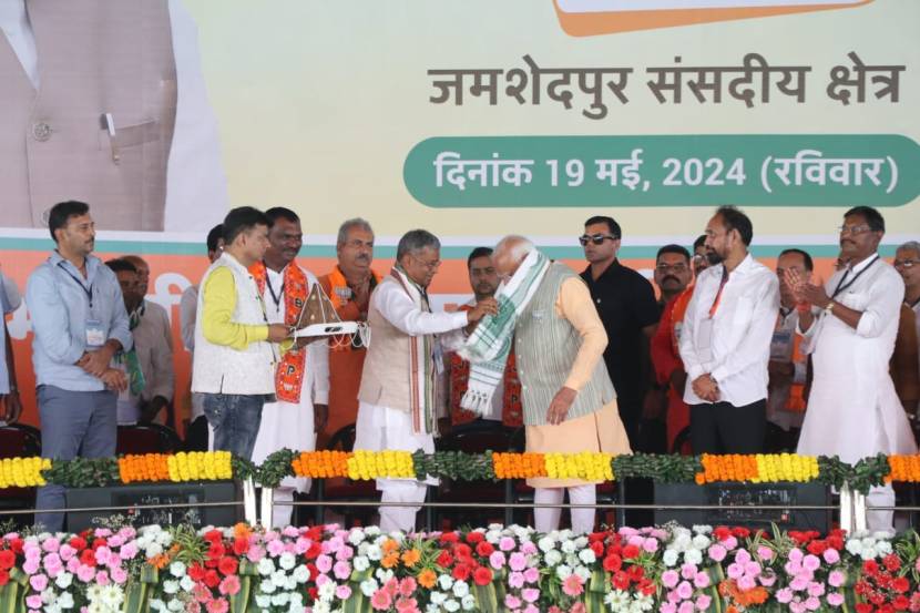 pm narendra modi slams rahul gandhi