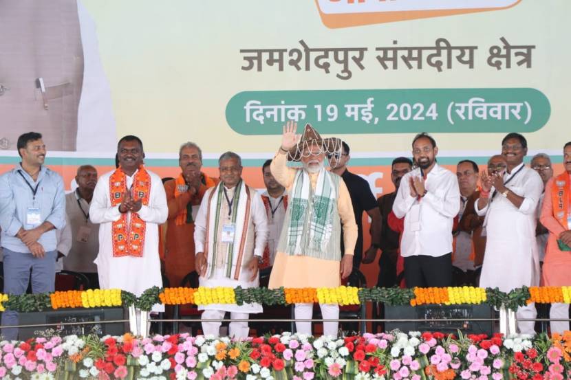 pm narendra modi slams rahul gandhi
