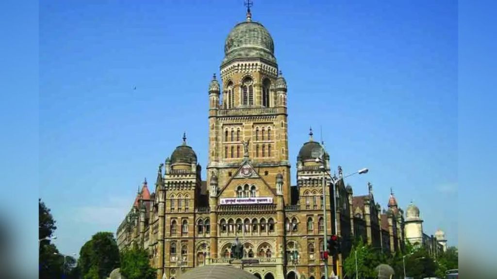 Mumbai Municipal Commissioner Bhushan Gagrani inspected the drainage