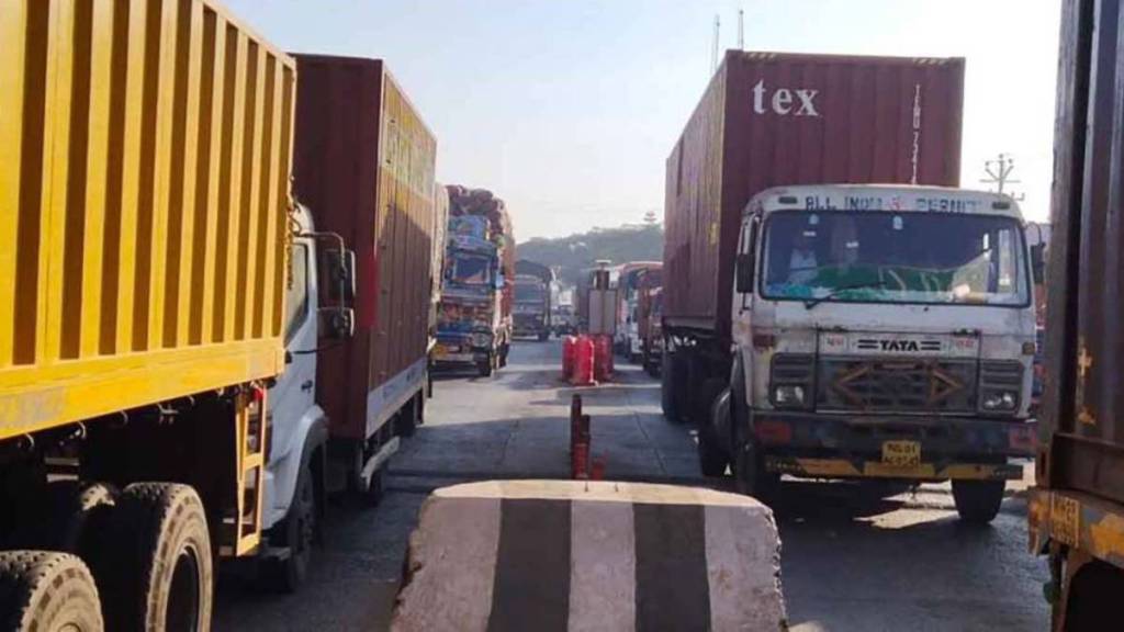traffic, old Mumbai-Pune road ,