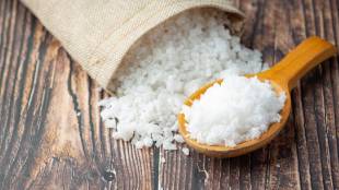 diy salt water bath reduce back pain stress Benefits of Taking a Warm Saltwater Bath and How to Use It