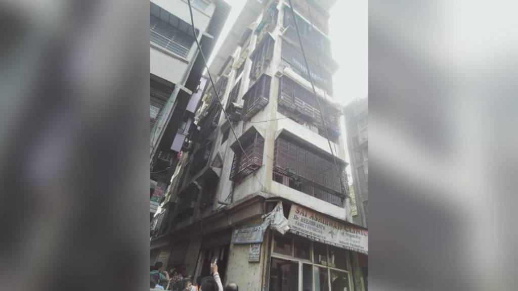 Ulhasnagar, dangerous buildings,