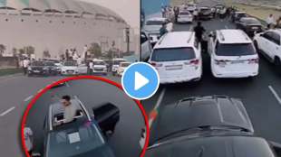 youths celebrating friend birthday with cars and blocking Road for cake cutting in lucknow invites police action