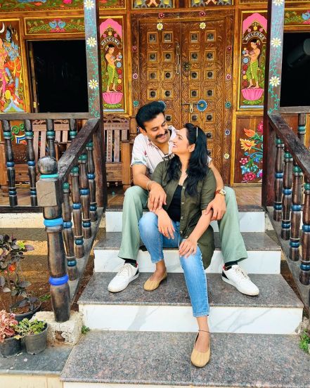 Sumeet Pusavale Wife Monika