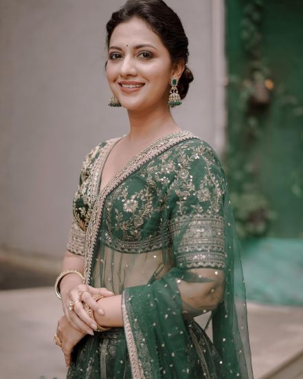 Tejashree Pradhan stylish look classy photo shared on social media