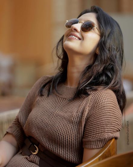 Tejashree Pradhan stylish look classy photo shared on social media
