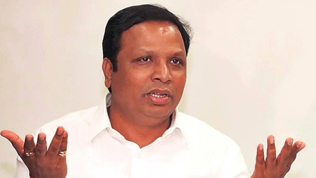ashish shelar inspected the mumbai drain cleaning work