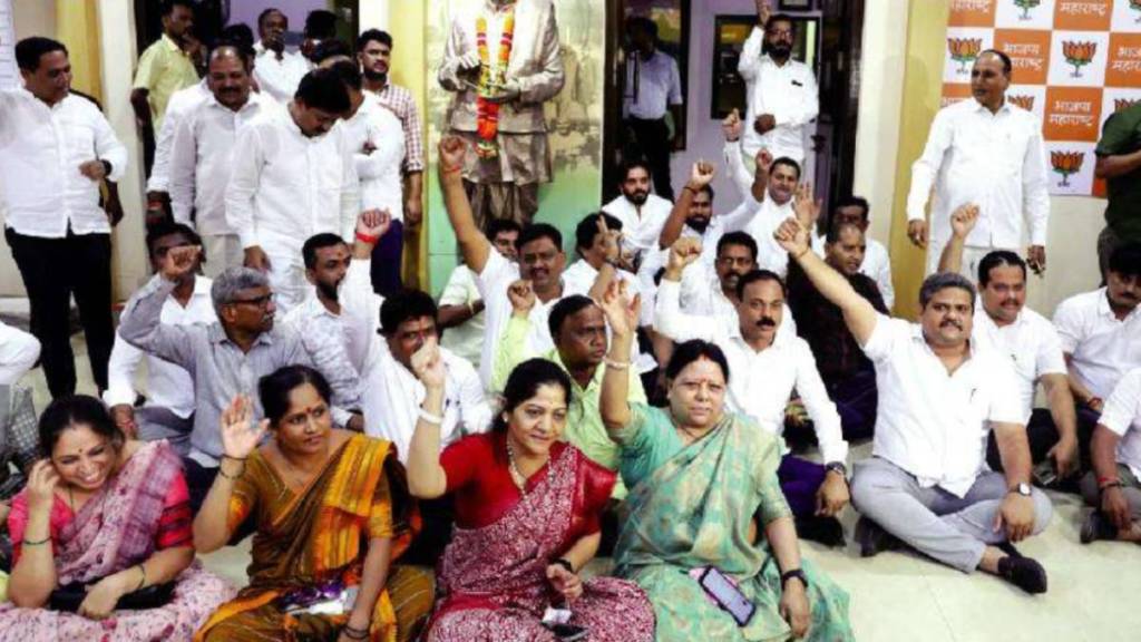 upset ganesh naik supporters quit bjp