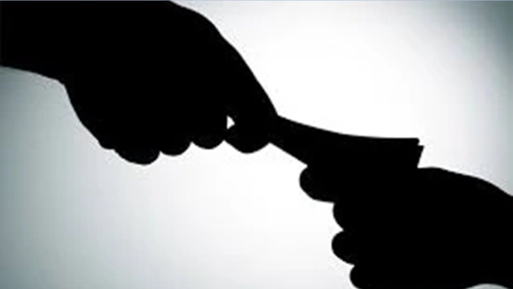 Mumbai income tax officer arrested marathi news, cbi income tax officer arrested marathi news