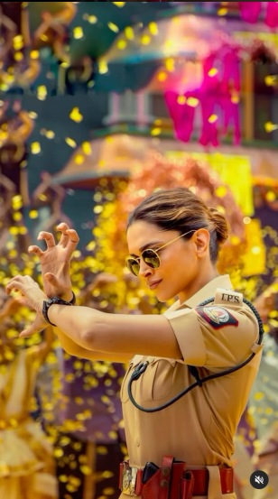 Deepika Padukone baby bump photos in yellow dress went viral