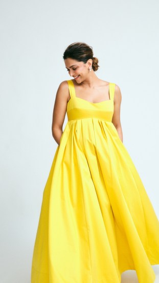 Deepika Padukone baby bump photos in yellow dress went viral