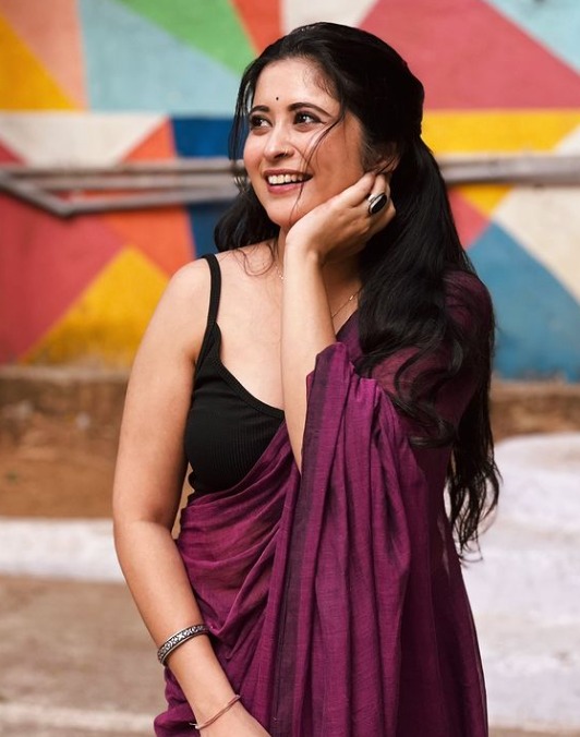 tula pahate re fame gayatri datar comeback on television