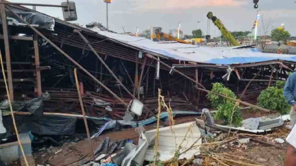 Mumbai, Ghatkopar, 14 dead, Unauthorized Billboard Collapses in Ghatkopar, Police Investigate, dust strom, Ghatkopar news, mumbai news, Mumbai, Ghatkopar, 14 dead, Unauthorized Billboard Collapses in Ghatkopar, Police Investigate, dust strom, Ghatkopar news, mumbai news,