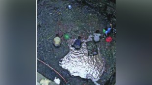 Deliberately ignoring the uncontrolled extraction of ground water and its use by the leaders of the state