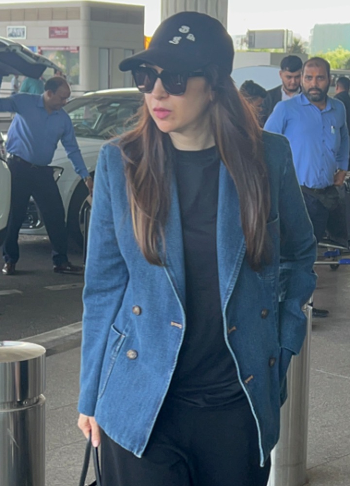 Karisma Kapoor looked beautiful in a blue blazer as she left to join the celebrations on the cruise. Back in March, she had also joined Diljit Dosanjh at the Jamnagar celebrations, creating a viral moment. (Photo: Varinder Chawla)