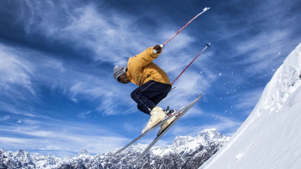 top 7 adventure tourist places in india | adventure tourist places in india | Bir Billing | Rishikesh | Ladakh | Manali | Gulmarg | Auli | Har Ki Doon Valley | famous tourist places in India