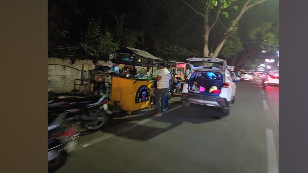 Traffic Chaos Nagpur, IT Park to Mate Chowk Road, encroachment Unregulated Food Vendors, Police Intervention, Nagpur s IT Park to Mate Chowk Road, Nagpur encroachment Unregulated Food Vendors, Unregulated Food Vendors, marathi news, Nagpur news,