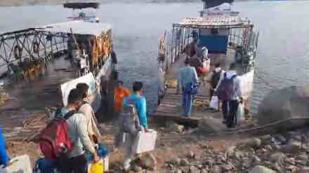Nandurbar, Nandurbar Police Team , Tough Terrain for Polling Stations, Narmada River, nandurbar lok sabha seat, lok sabha 2024, Nandurbar news, marathi news,
