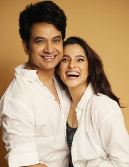 priya bapat and umesh kamat enjoying goa trip