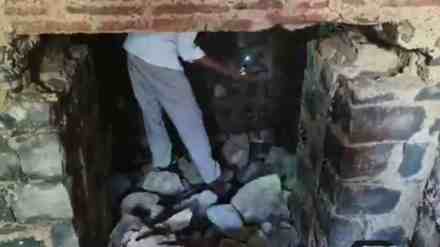 akola, Sri Rajarajeshwar Temple, Sri Rajarajeshwar Temple Excavation, Sri Rajarajeshwar Temple akola, 200 Year Old Subway Like Structure Unearthed, Excavation , marathi news, akola news,