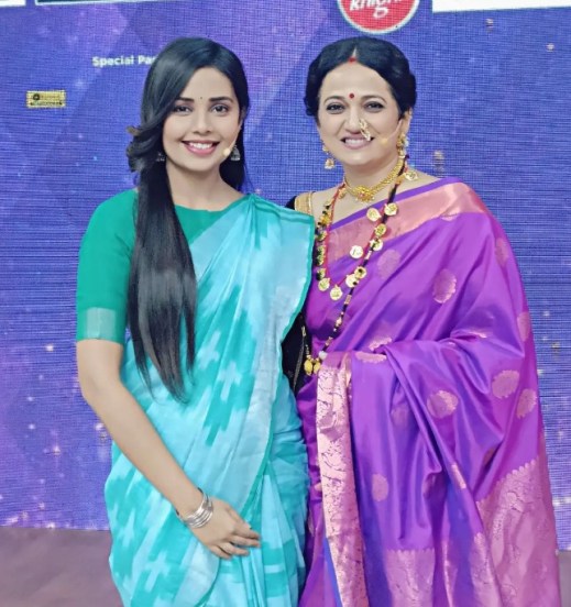 shivani rangole and kavita medhekar off screen bonding