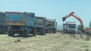 Developers benefit from the sludge of Gangapur Demand to stop silt removal work due to leaving farmers