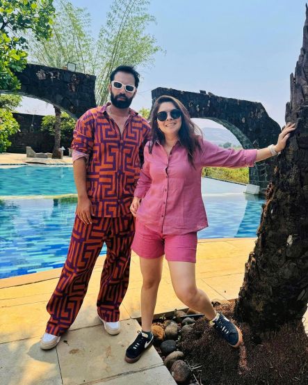 sonalee-kulkarni-family-trip 