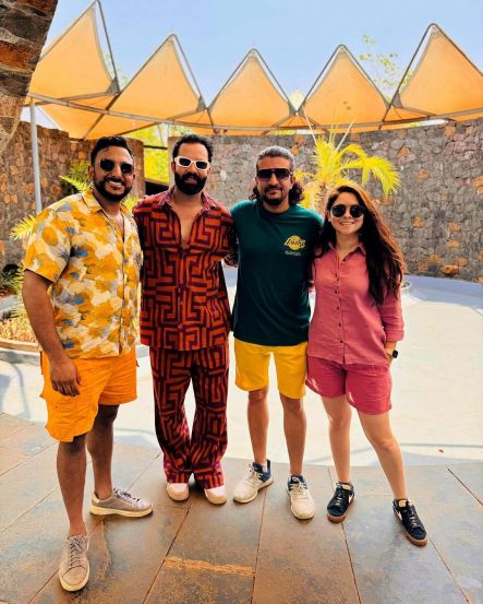 sonalee-kulkarni-family-trip 