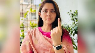 Actress Sonali Kulkarni exercised her right to vote in nigadi
