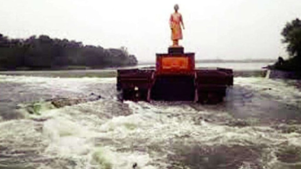 If the statue is maintained in the restricted area of Nagpur Ambazari Lake it may cause water flow obstruction due to future floods If the statue is maintained in the restricted area of Nagpur Ambazari Lake it may cause water flow obstruction due to future floods