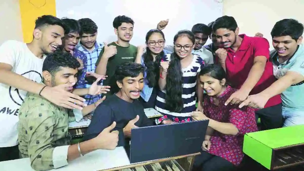 Expert guidance on post 12th opportunities Expert guidance on post 12th opportunities