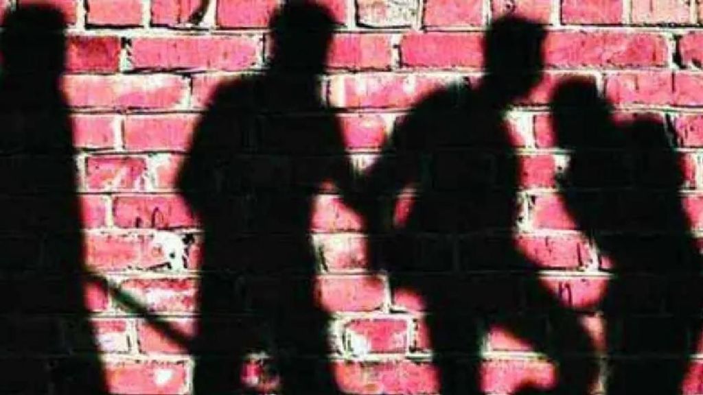 young man was brutally beaten in Kalyan due to dispute over teasing on Instagram