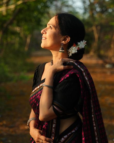 Aishwarya Narkar Hati Mor Cotton Khun Saree