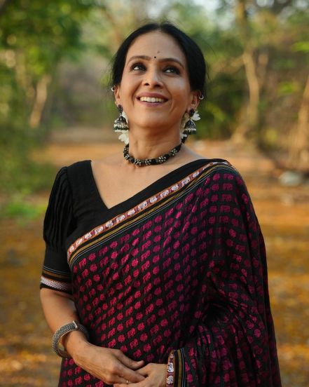 Aishwarya Narkar Hati Mor Cotton Khun Saree
