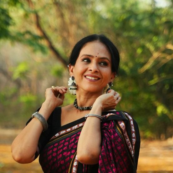 Aishwarya Narkar Hati Mor Cotton Khun Saree