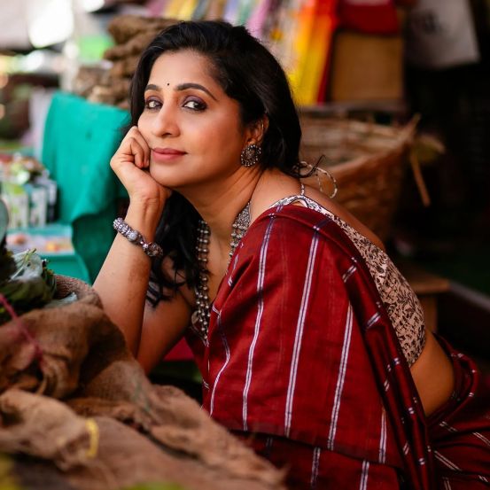 aai kuthe kay karte fame Madhurani Gokhale new photoshoot viral 