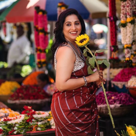 aai kuthe kay karte fame Madhurani Gokhale new photoshoot viral 