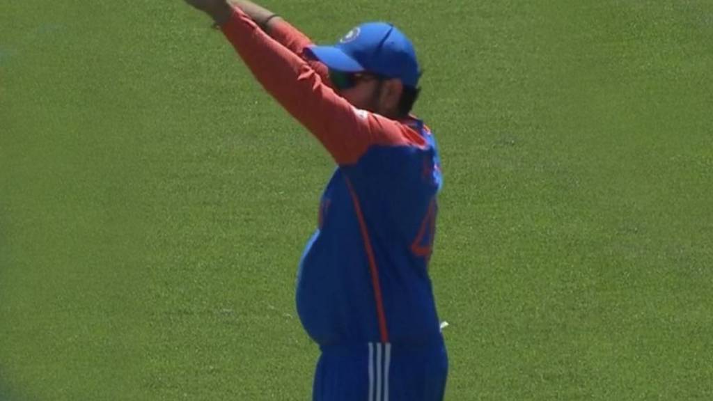 Fact Check Rohit Sharma Belly Picture Goes Viral Fact Check Rohit Sharma Belly Picture Goes Viral