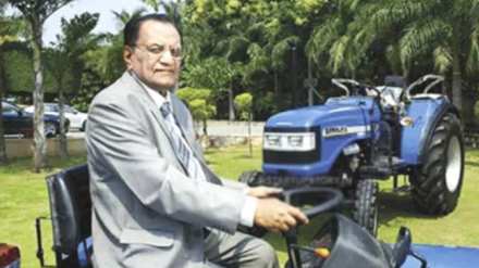 23 thousand crores company built by working as an LIC agent
