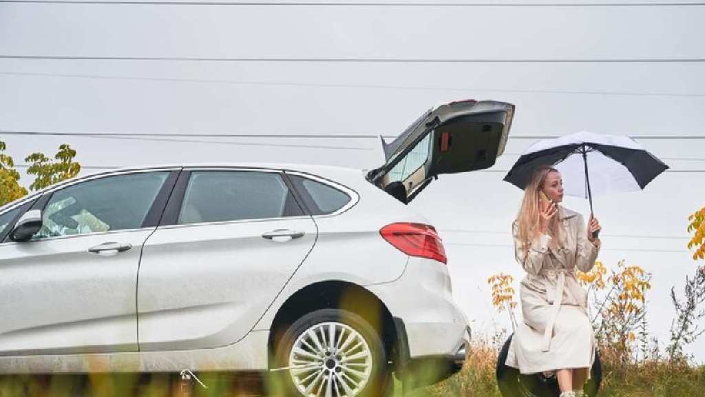 Going out with a car in rainy season Going out with a car in rainy season