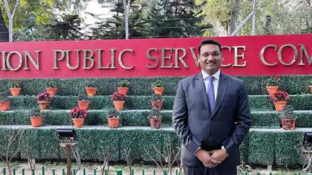IAS officer Ashish Kumar Singhal IIT topper