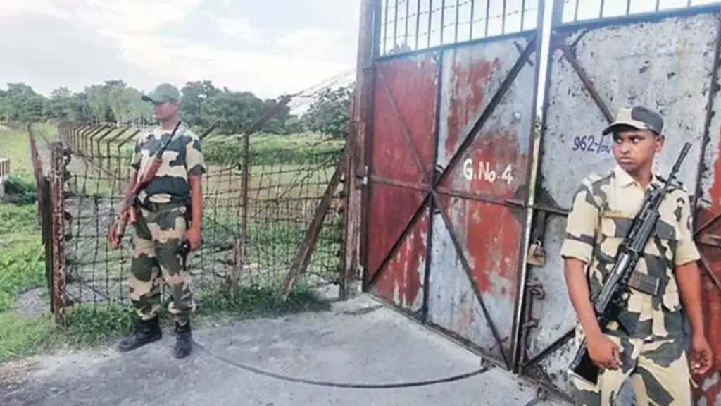 indian jawan assaulted by bangladeshi smugglers