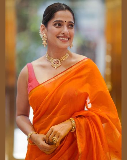 Priya Bapat Pink Saree