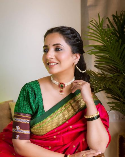 Sayali Sanjeev Pink Paithani Saree