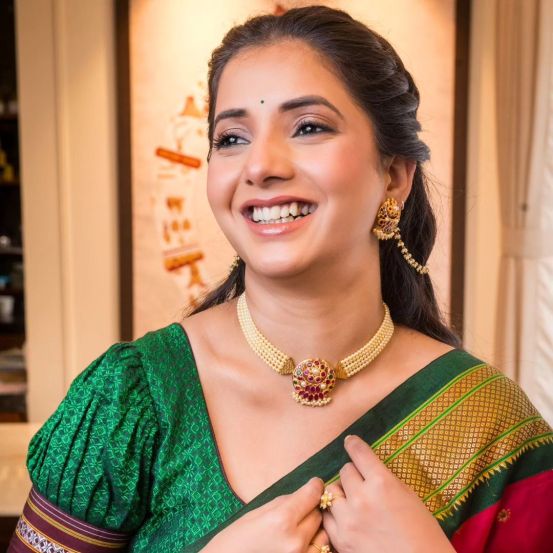 Sayali Sanjeev Pink Paithani Saree